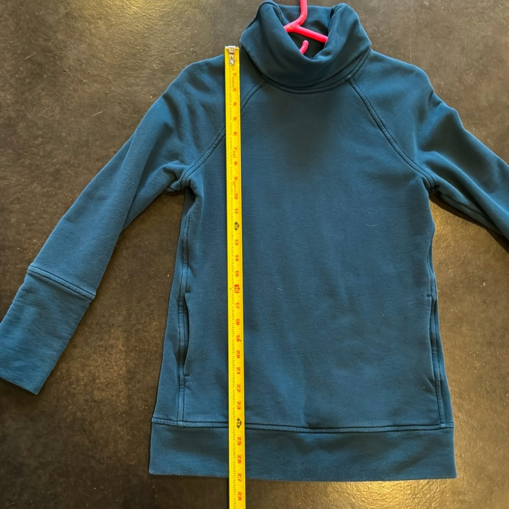 Lululemon turtleneck sweatshirt- dark teal green, size 4